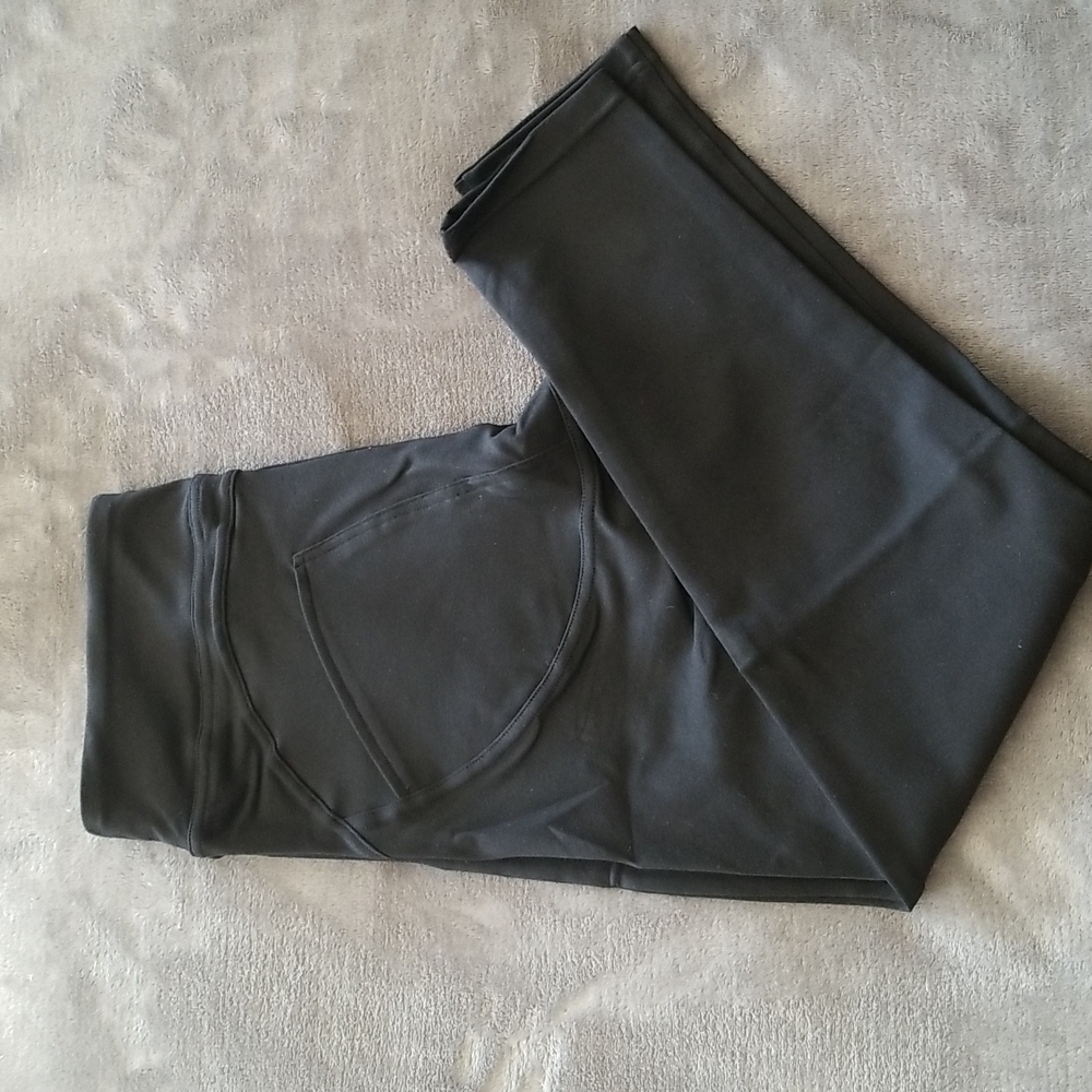 DYZD Capri Length Yoga Pants in Black Size M